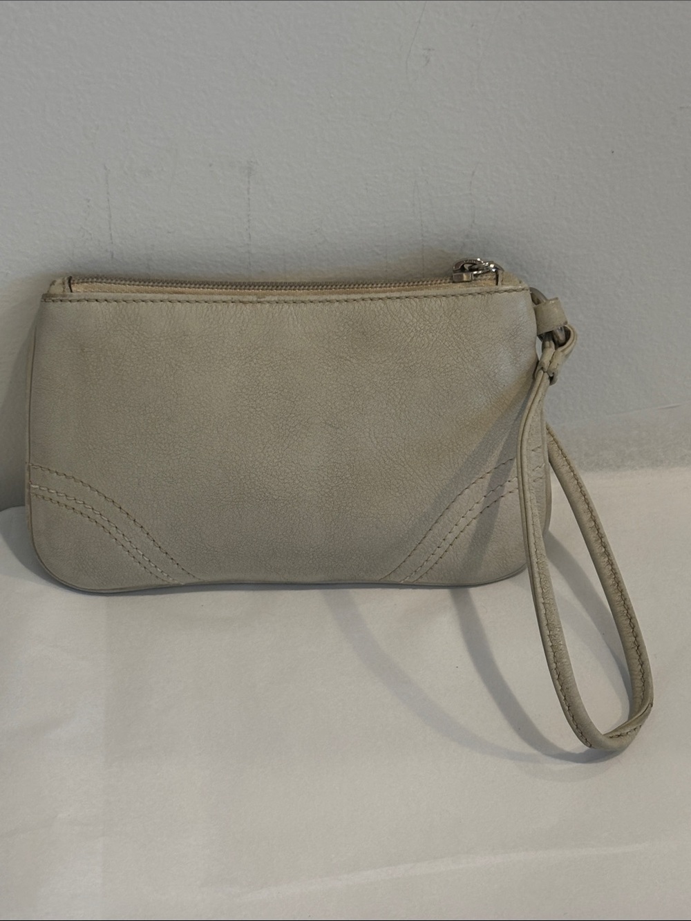 Vintage Coach leather Classic Cream Wristlet Clutch coin purse YKK zip closure